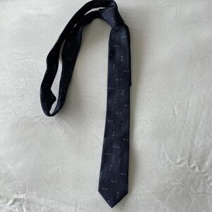 John Varvatos Hand-Made in Italy Silk Slim Tie.
